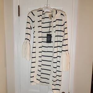 Chaser Open Cardigan With Hood And Flared Sleeves Size Medium NWT